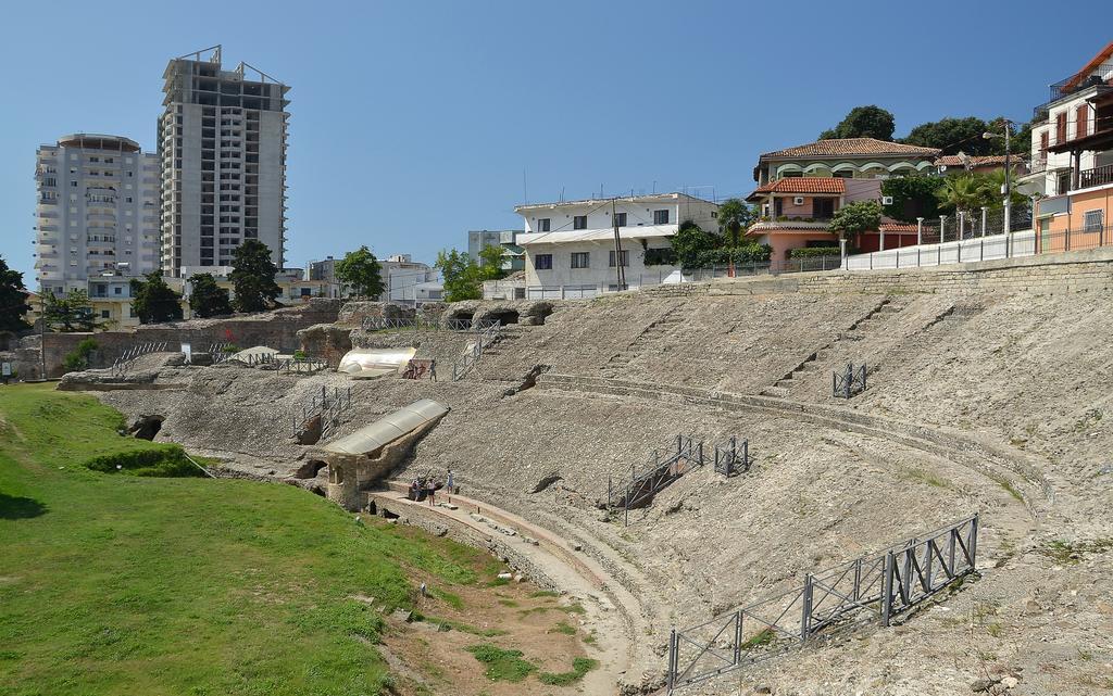 Maksimilian Apartament دراس المظهر الخارجي الصورة