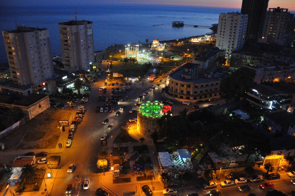 Maksimilian Apartament دراس المظهر الخارجي الصورة